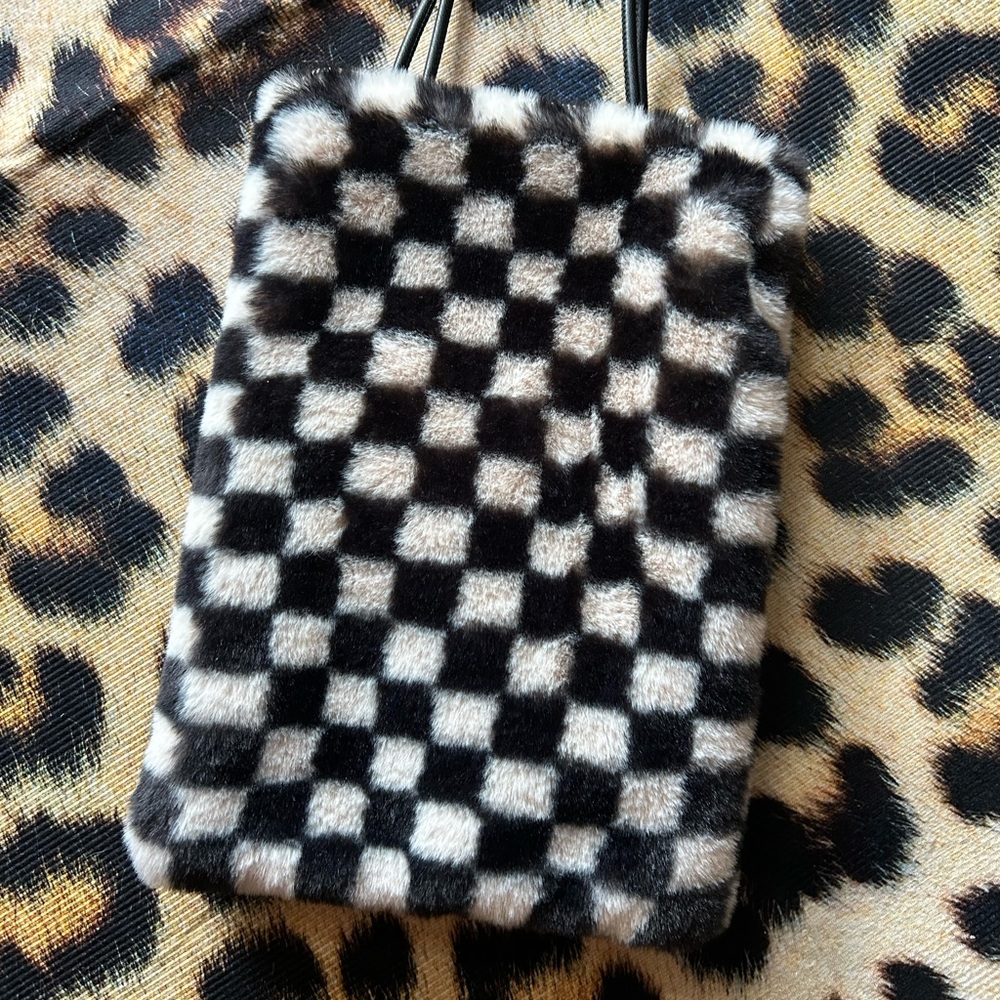 Oak and fort faux fur check board bag